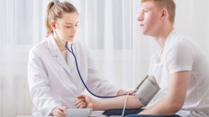 Investigarea și tratamentul tensiunii arteriale crescute la tineri